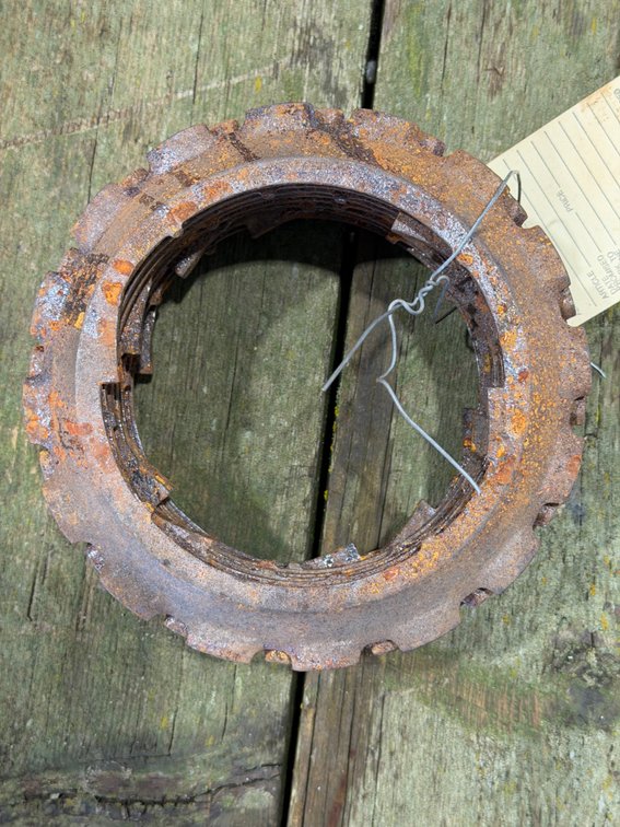 TRACTOR SEED PLANTER PLATES H1324B - Location: Joel's Tractors and Auction, LLC - Strawberry Point, IA