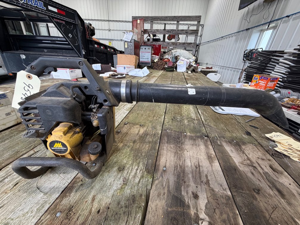 Gas McCulloch Leaf Blower and Super Winch LT2000 Utility Winch - Location: Joel's Tractors and Auction, LLC - Strawberry Point, IA
