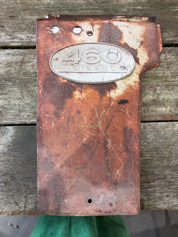 Original International 460 Diesel Left Side Tin Cover - Location: Joel's Tractors and Auction, LLC - Strawberry Point, IA