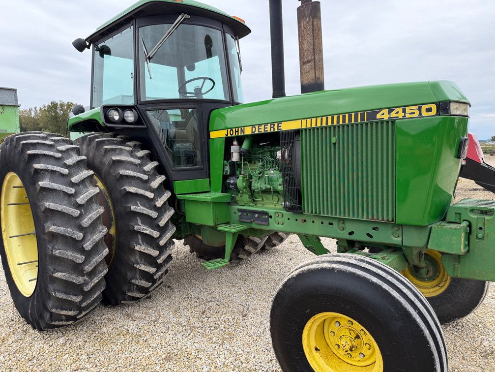 John Deere 4450