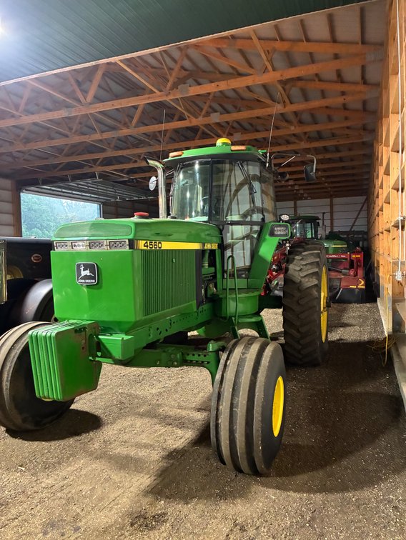 John Deere 4560