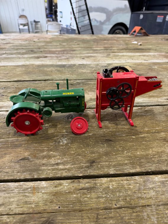 Huber Tractor Model With Broken Wheel and Corn Sheller Model - Location: Joel's Tractors and Auction, LLC - Strawberry Point, IA