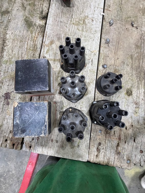 Oliver 77-88 Tractor 6-Cylinder Distributor Caps - Location: Joel's Tractors and Auction, LLC - Strawberry Point, IA