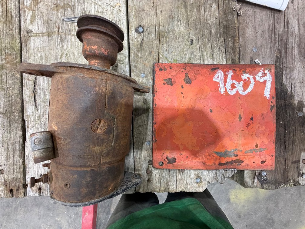 Original Allis Chalmers WD45-WD Tractor Battery Top Cover & WD-WC Generator - Location: Joel's Tractors & Auction - Strawberry Pt, IA.