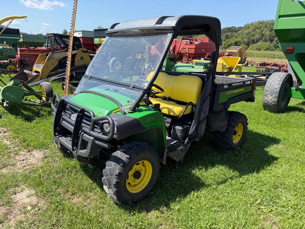 John Deere 825i