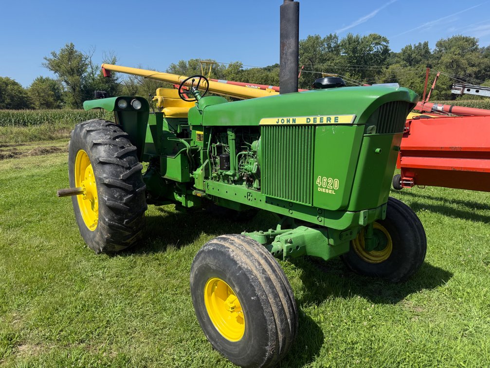 John Deere 4620