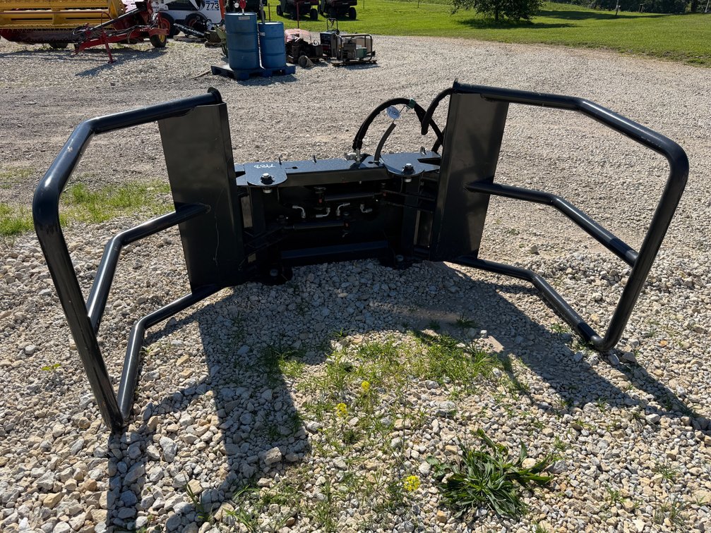 Wolverine Skid Loader Bale Squeeze