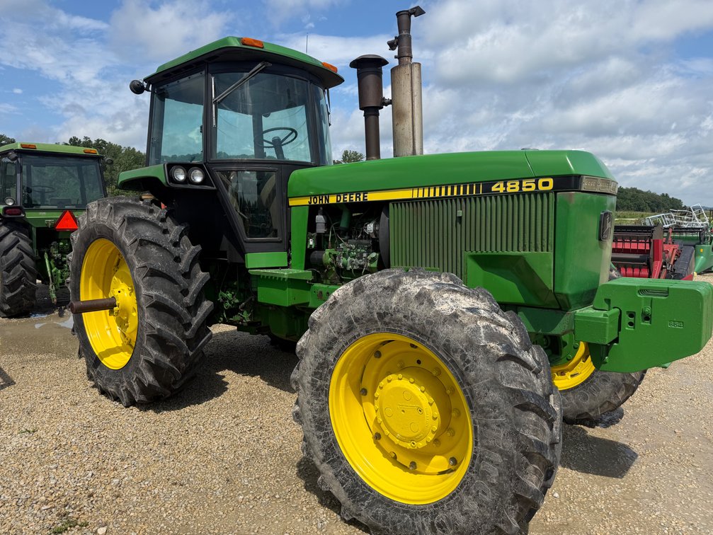 John Deere 4850