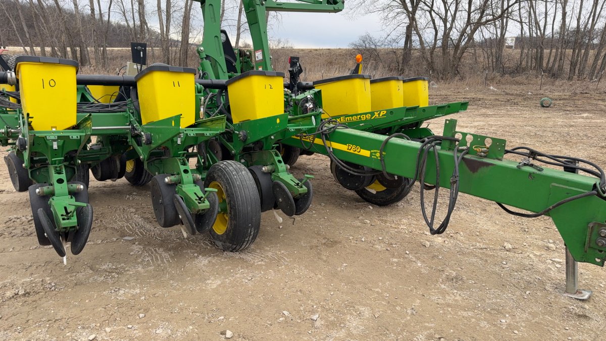 John Deere 1760 12 Row Planter