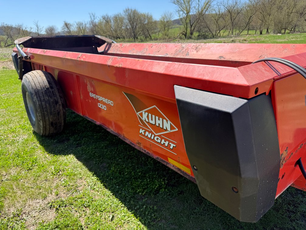 Kuhn 1230 Spreader