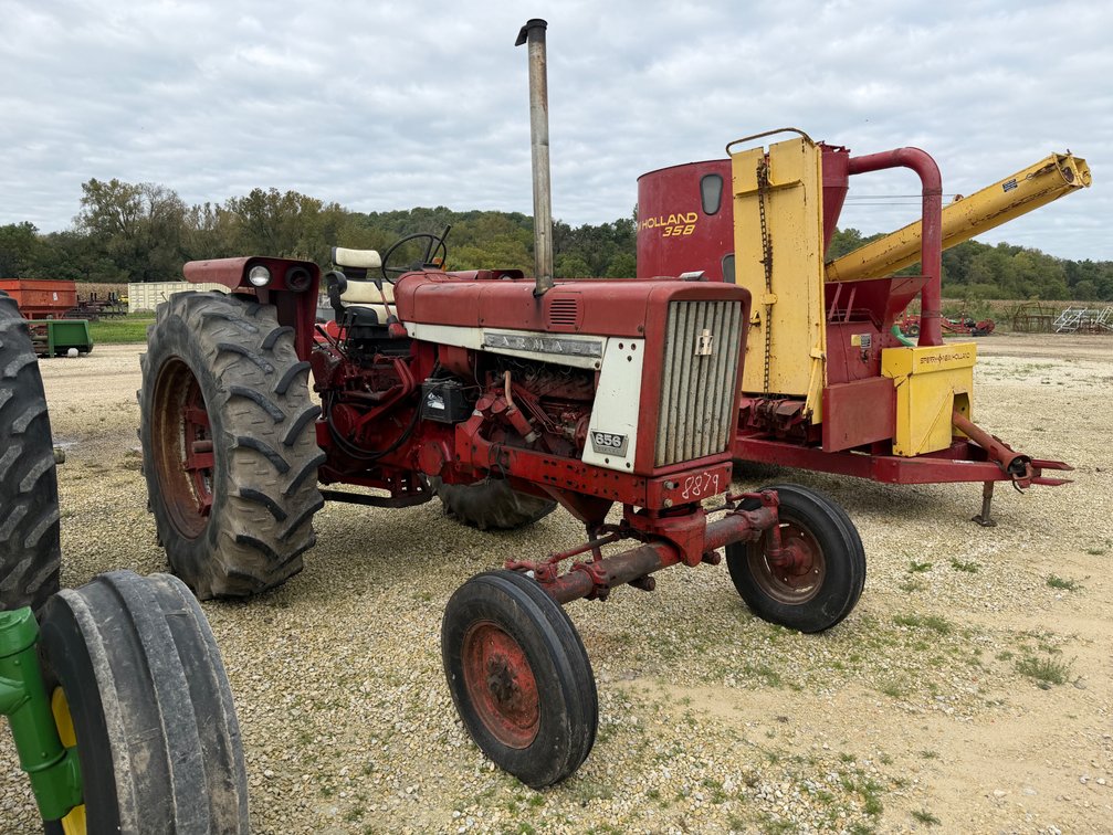 International Harvester 656
