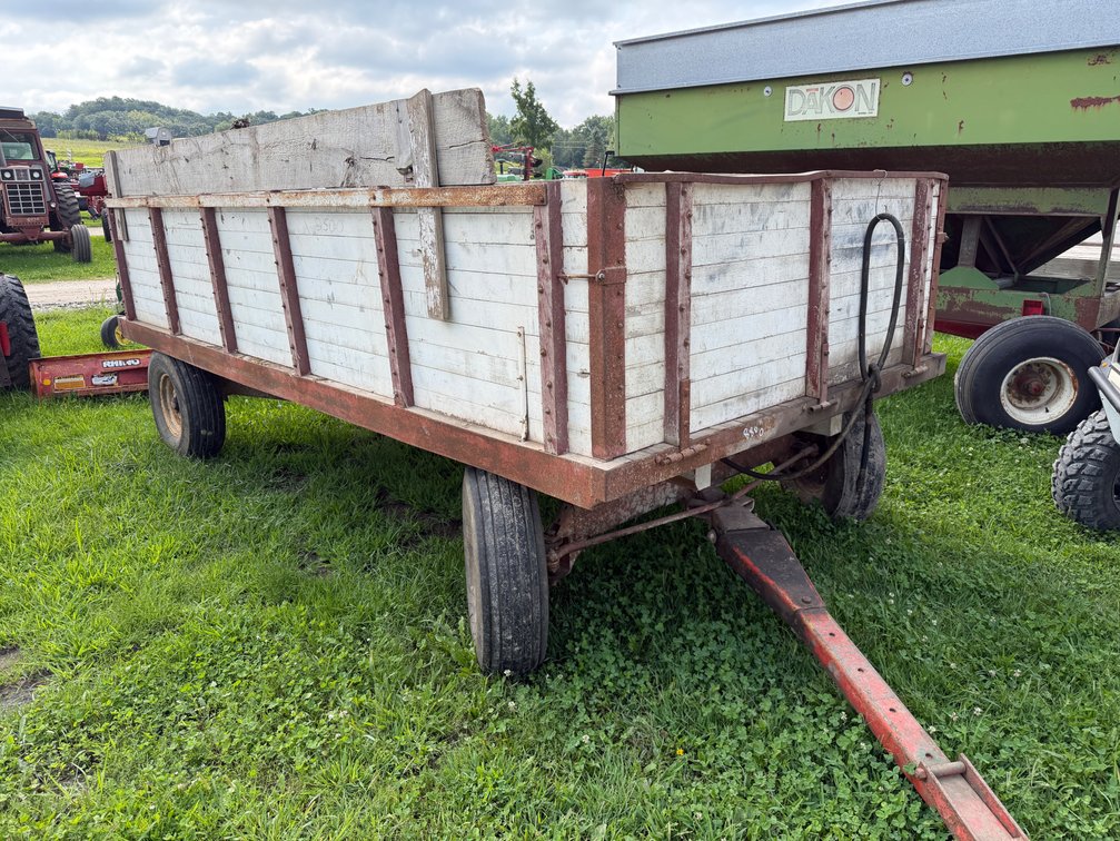 Barge Box With Hoist