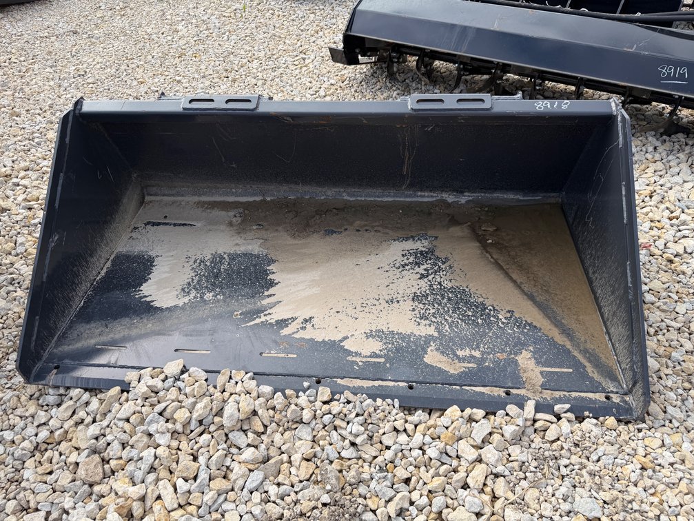 Wolverine skid steer bucket