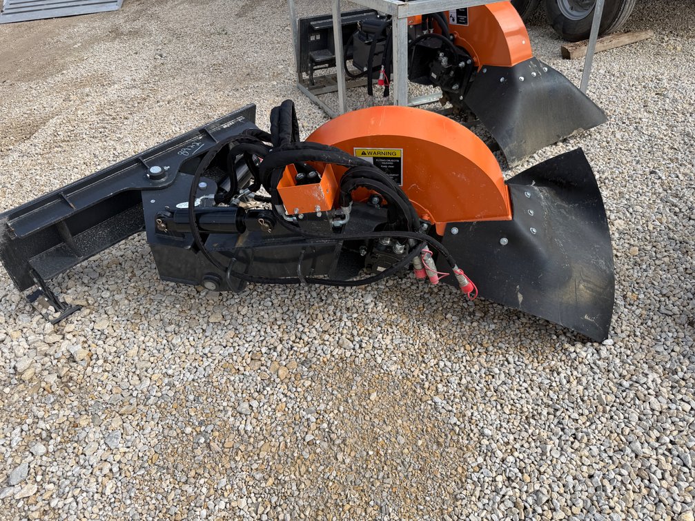 Wolverine stump grinder with controller