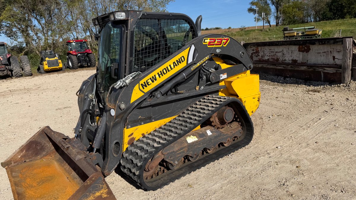 New Holland C237