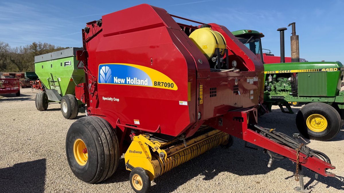 2012 New Holland BR 7090
