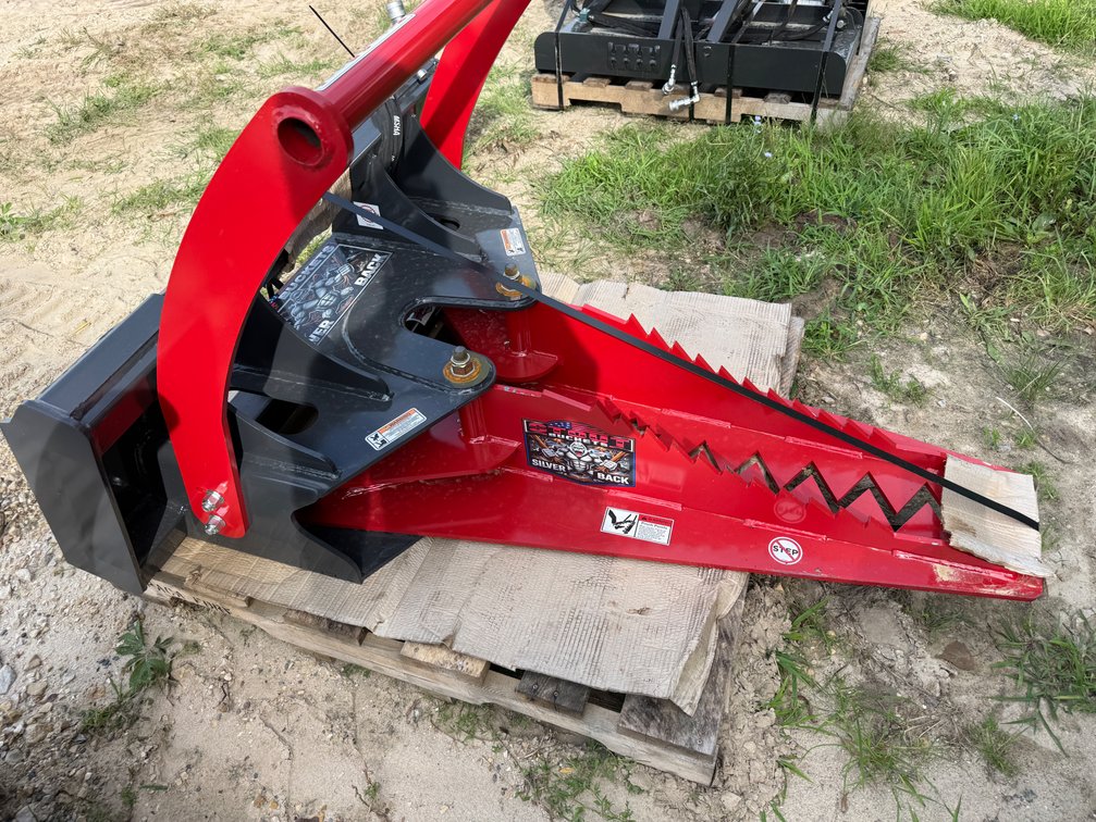 Stout Silverback Tree/Postpuller USA Made! - Item Location: Joel's Tractors and Auction – 33587 Highway 13, Strawberry Point, Iowa 52076