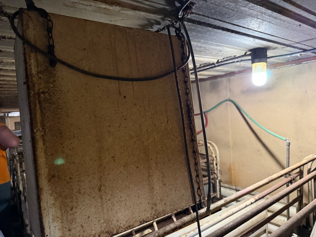 LB White Heater - 60,000 BTU - Item Location: Farrowing Building: Room D – 7826 E Ave, Arlington, Iowa 50606