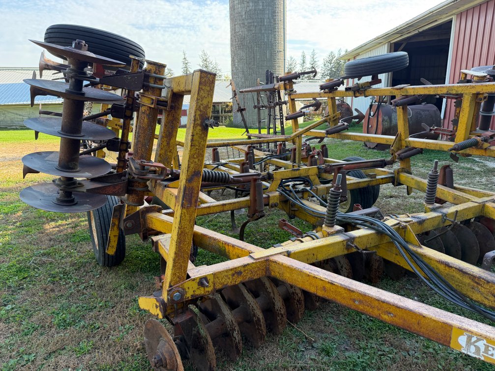 Kent 16’ Soil Finnisher with Spike Harrow - Item Location: 9575 B Ave, Arlington, Iowa