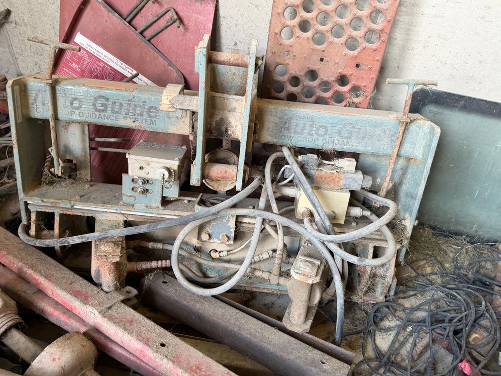 Cultivator Guidence System - Item Location: 9575 B Ave, Arlington, Iowa