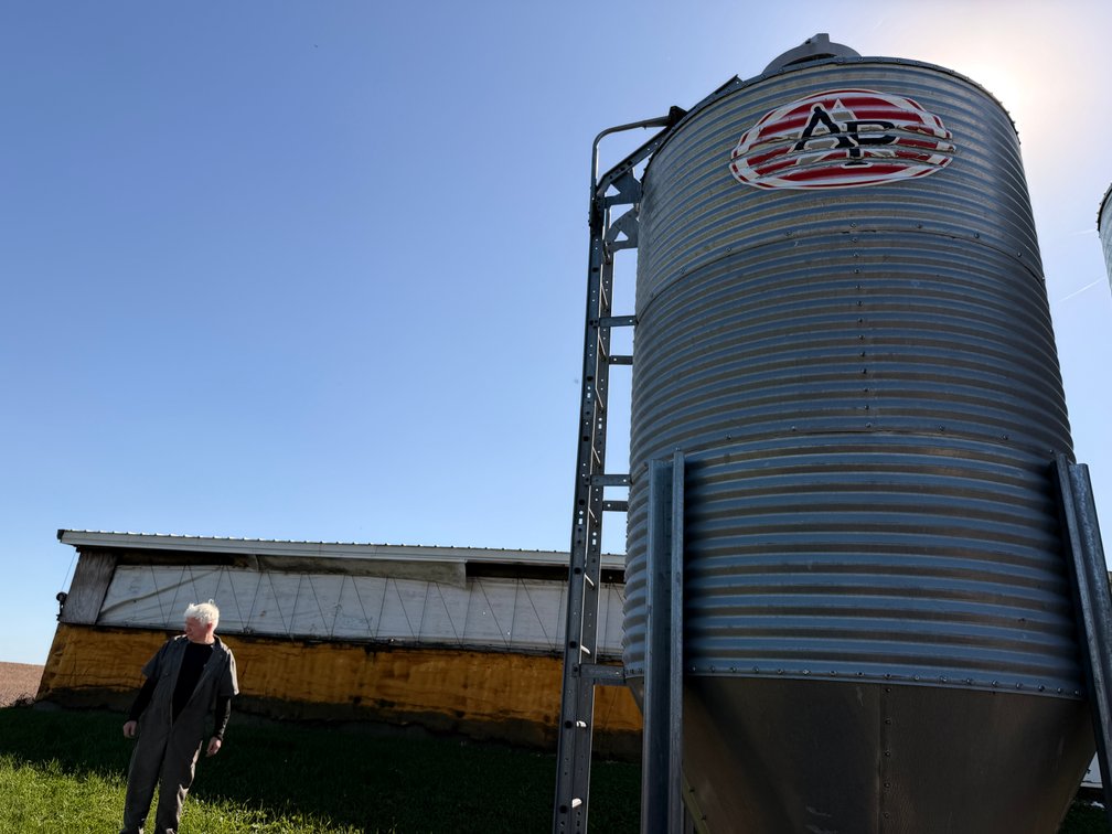 AP Bulk Bin - Size Unknown - Item Location: Outside – 7826 E Ave, Arlington, Iowa 50606