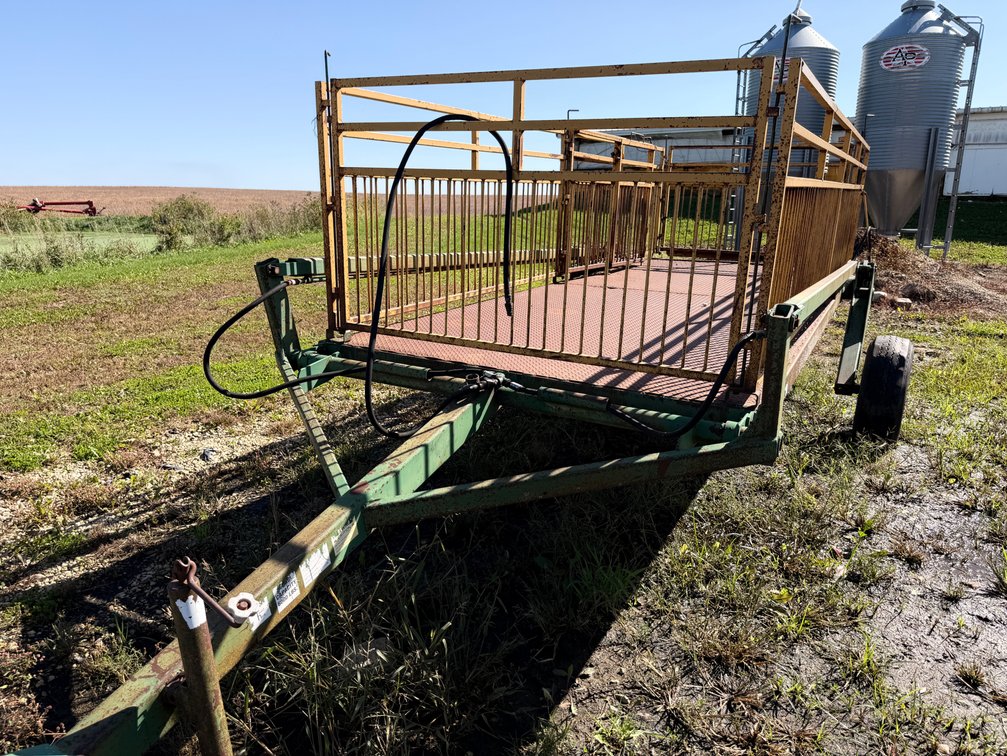 Roose Hog Cart  Location: Outside - 7826 E Ave, Arlington, Iowa