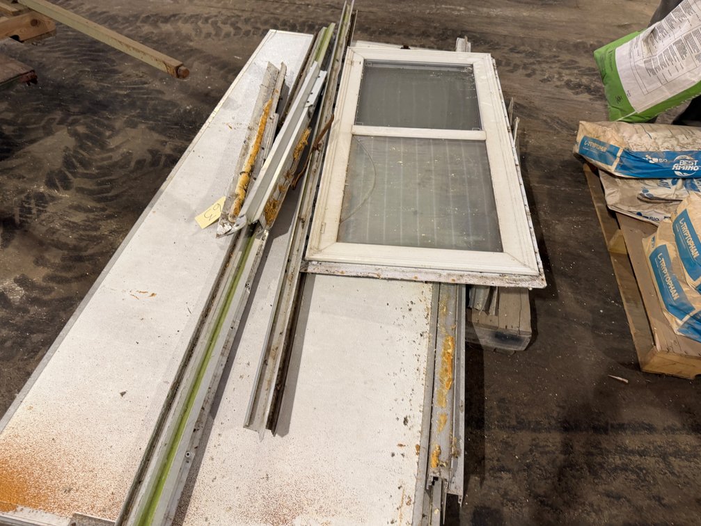 2- 88x3 Door Panels W/4x2 Windows - Item Location: Machine Shed – 7826 E Ave, Arlington, Iowa 50606