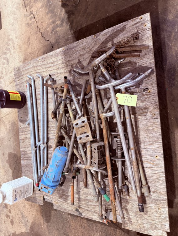 Water Pipes for Farrowing Crates, New Jug Iodine Spray, Reliant Bleach Tabs - Item Location: Machine Shed – 7826 E Ave, Arlington, Iowa 50606
