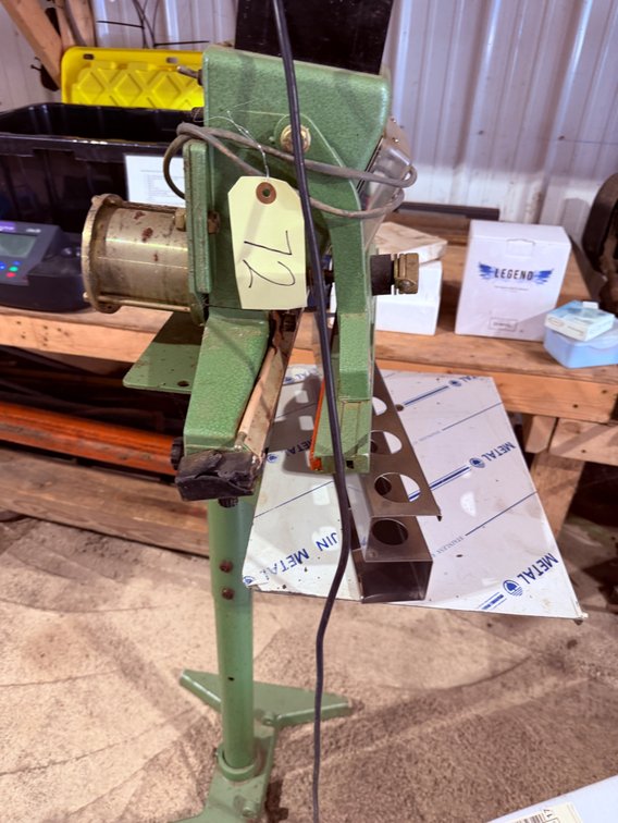 A1 Tubes and Sealer - Item Location: Machine Shed – 7826 E Ave, Arlington, Iowa 50606