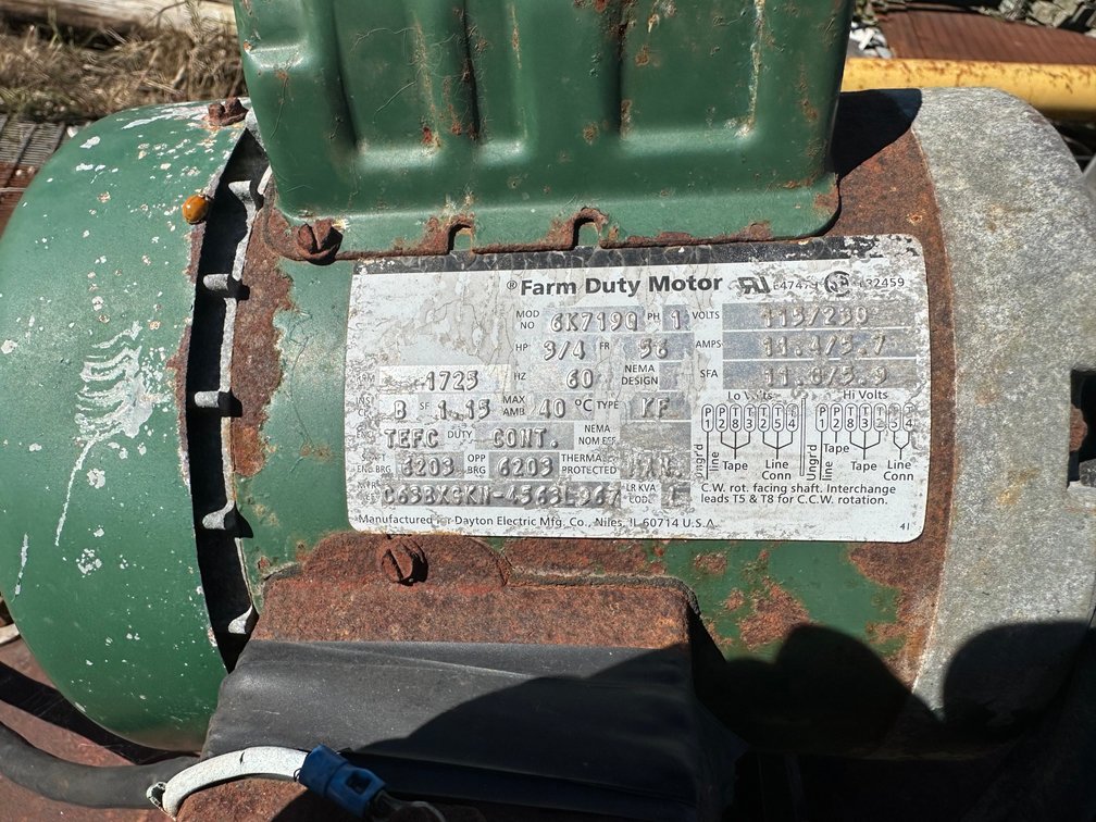 17' Auger with Electric Motor - Item Location: Outside – 7826 E Ave, Arlington, Iowa 50606
