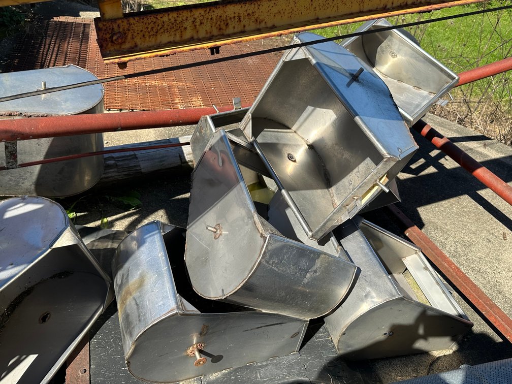 10 Stainless Steel Feeders - Item Location: Outside – 7826 E Ave, Arlington, Iowa 50606