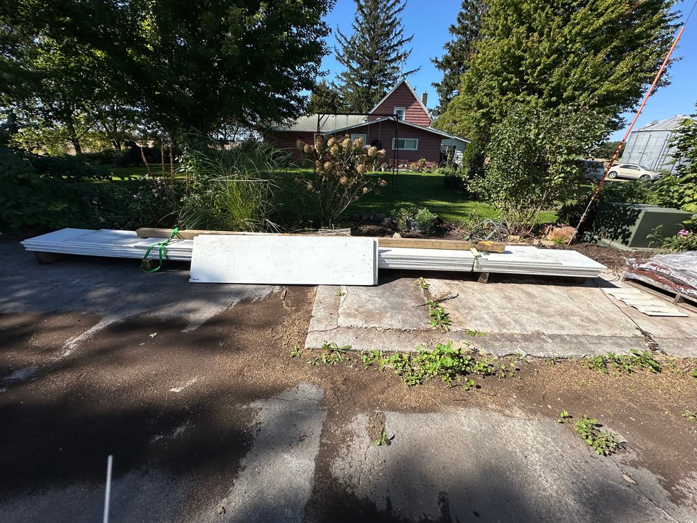 Divider Boards, (6) 21'  and (4) Random Sizes - Item Location: Outside – 7826 E Ave, Arlington, Iowa 50606