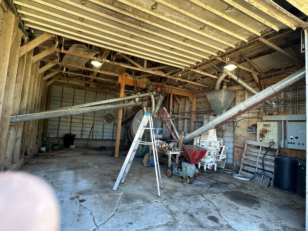 3 Ton Stationary Tumble Mixer Mill w/Agtronix Electric Control Sytem (Single Phase) and Scale  - Buyer is responsible for removal - Item Location: East Building – 7826 E Ave, Arlington, Iowa 50606