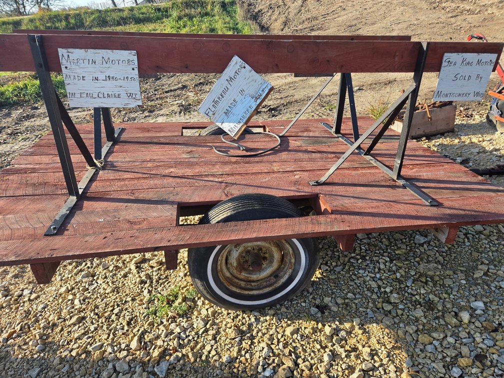 Single axel trailer.