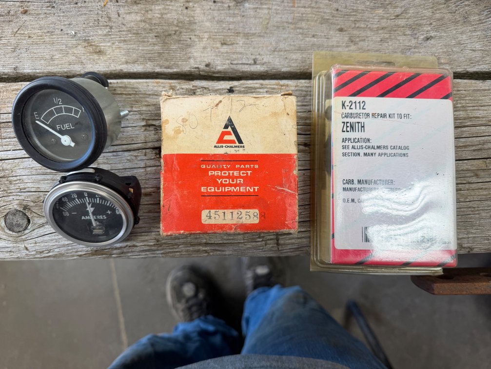 NOS Allis Chalmers D175, G262 Gear - K2112 Carb Kit - Gauges - Item Location: Joel's Tractors and Auction, LLC-33587 Hwy. 13 -Strawberry Point - IA - 52076