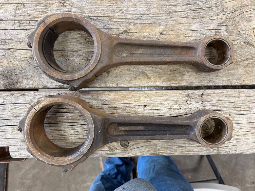 2 Waukesha Connecting Rods - Item Location: Joel's Tractors and Auction, LLC-33587 Hwy. 13 -Strawberry Point - IA - 52076