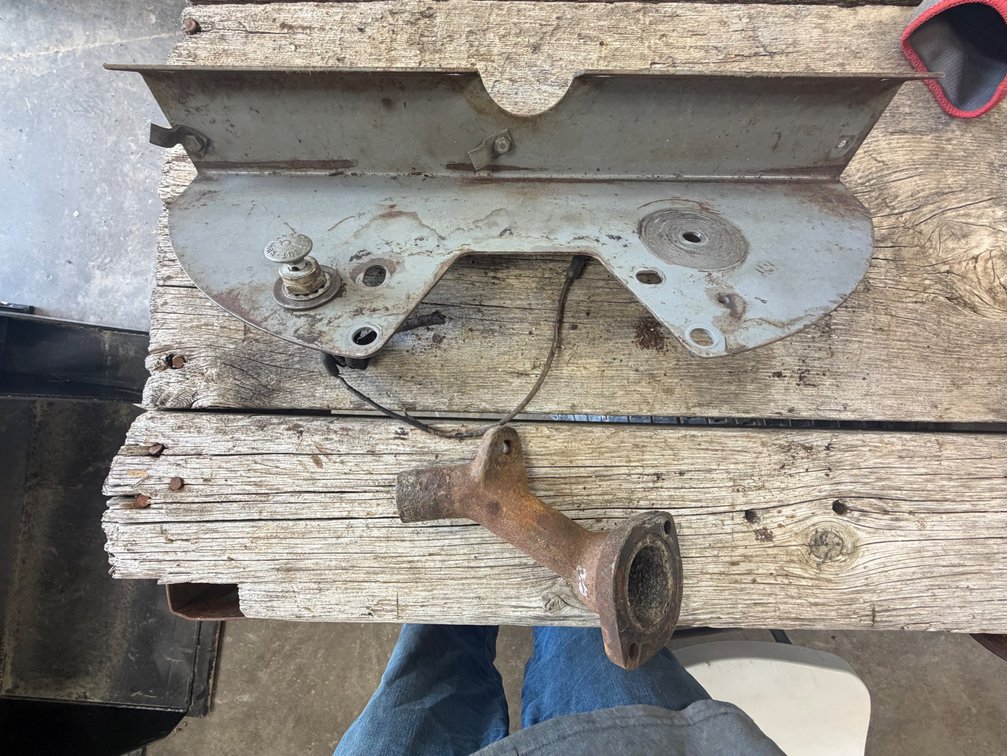Ferguson TO20 Lower Dash Panel W/Switch & TO30, TO20 Thermostat Casting - Item Location: Joel's Tractors and Auction, LLC-33587 Hwy. 13 -Strawberry Point - IA - 52076
