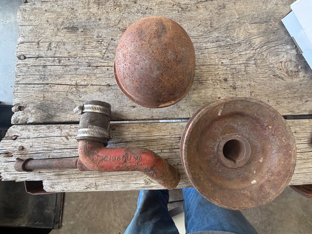 Farmall H, SH, 300, 350 Air Cleaner Cap & 300-350 Crankshaft Pulley - Item Location: Joel's Tractors and Auction, LLC-33587 Hwy. 13 -Strawberry Point - IA - 52076