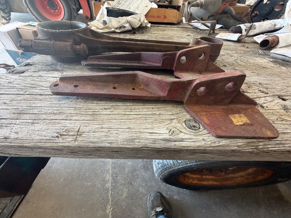 JD A Connecting Rod & 2 Sickle Heads - Item Location: Joel's Tractors and Auction, LLC-33587 Hwy. 13 -Strawberry Point - IA - 52076