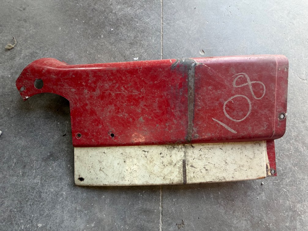 Farmall 560-460-660 Front Hood Section - Item Location: Joel's Tractors and Auction, LLC-33587 Hwy. 13 -Strawberry Point - IA - 52076