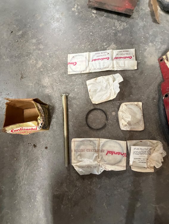 Massy Ferguson Piston Rings & 3-Pt Leveling Screw - Item Location: Joel's Tractors and Auction, LLC-33587 Hwy. 13 -Strawberry Point - IA - 52076