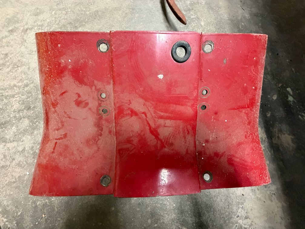 IH 86 Series Lower Cab-to-Fender Filler/Extension - Item Location: Joel's Tractors and Auction, LLC-33587 Hwy. 13 -Strawberry Point - IA - 52076