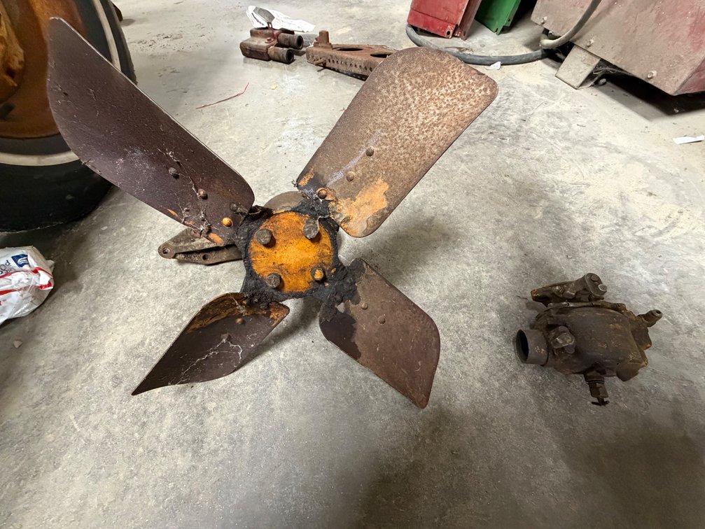 Minneapolis Moline Tromberg Carburetor & Z, ZA Fan Assembly - Item Location: Joel's Tractors and Auction, LLC-33587 Hwy. 13 -Strawberry Point - IA - 52076