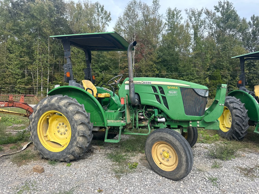 John Deere 5055E Tractor
