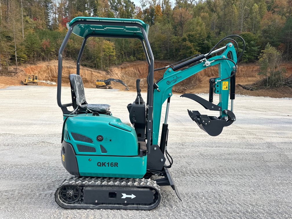 New AGT QK16R mini excavator