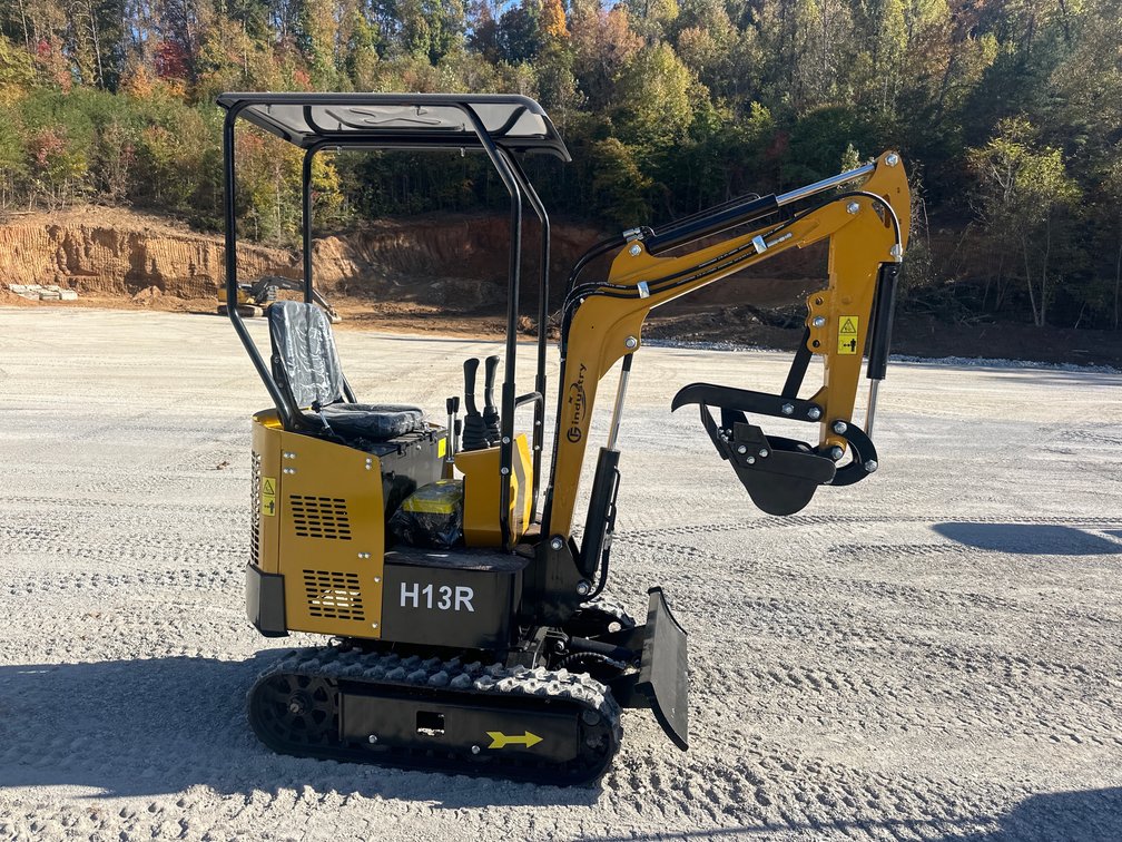 New AGT H13R mini excavator