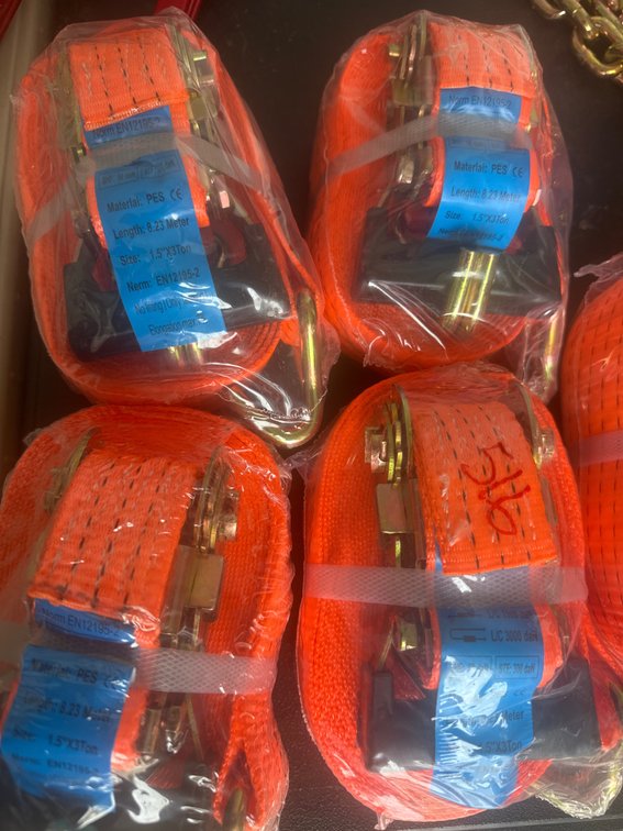 4- 1.5” x27’ ratchet strap