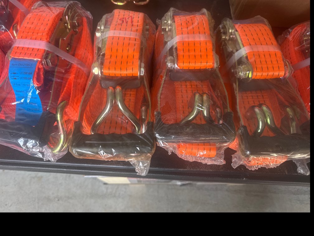 4- 2”x27’ ratchet straps