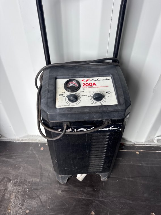 Schumacher 200 amp battery charger