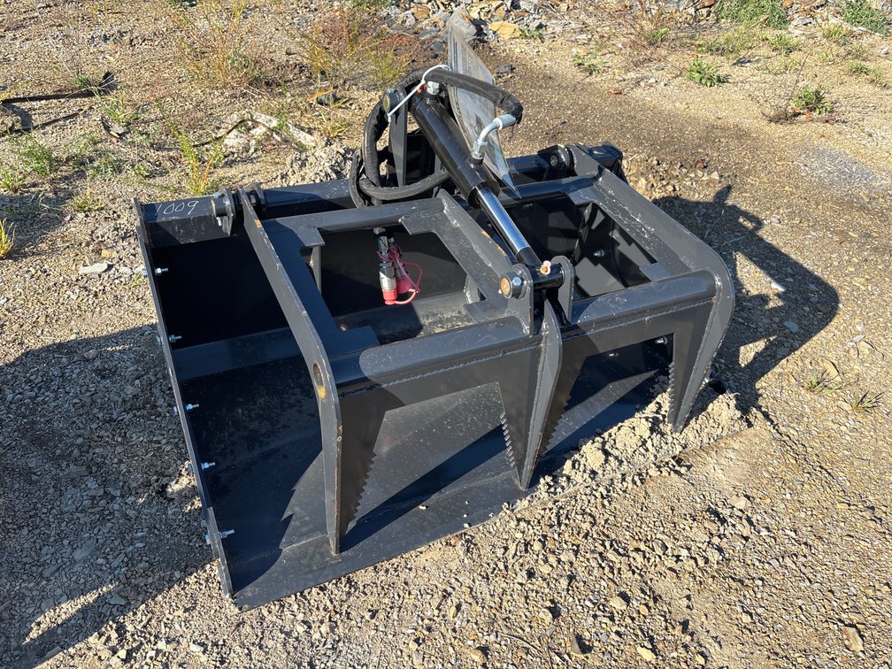 Mini quick attach grapple bucket